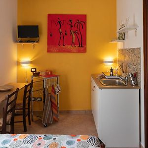 Camera economica con letto king size